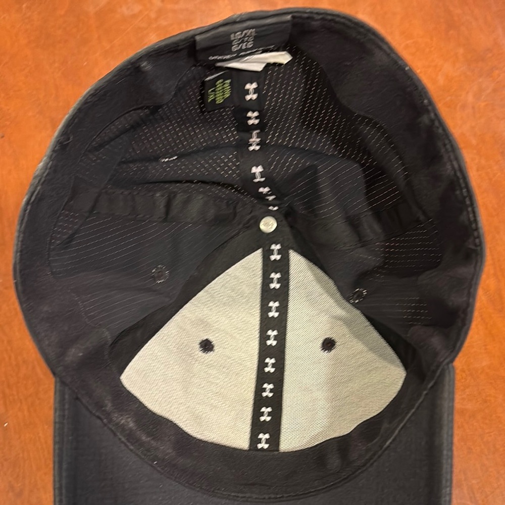 Under Armour Black Logo Cap - Picture 7 of 8